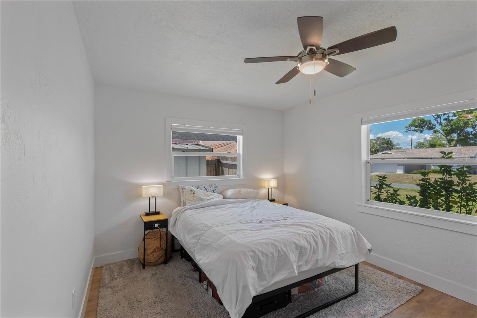 Listing photo id 8 for 1715 Thomas Drive