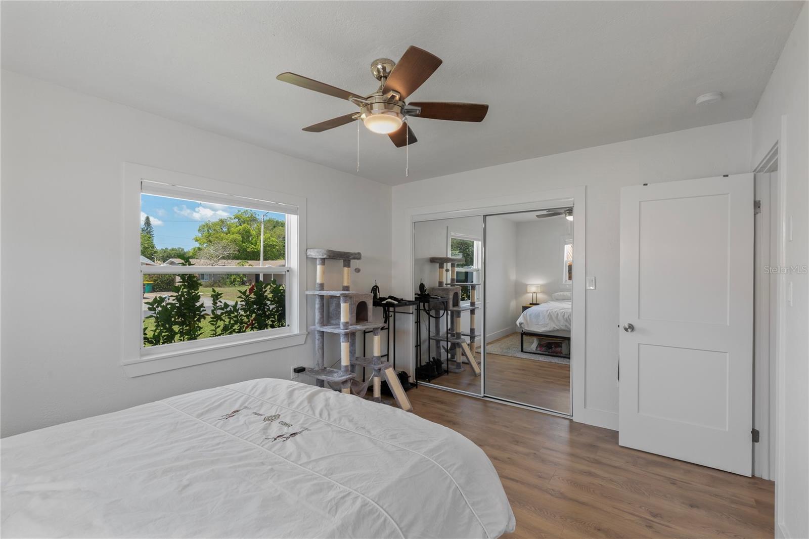 Listing photo id 9 for 1715 Thomas Drive