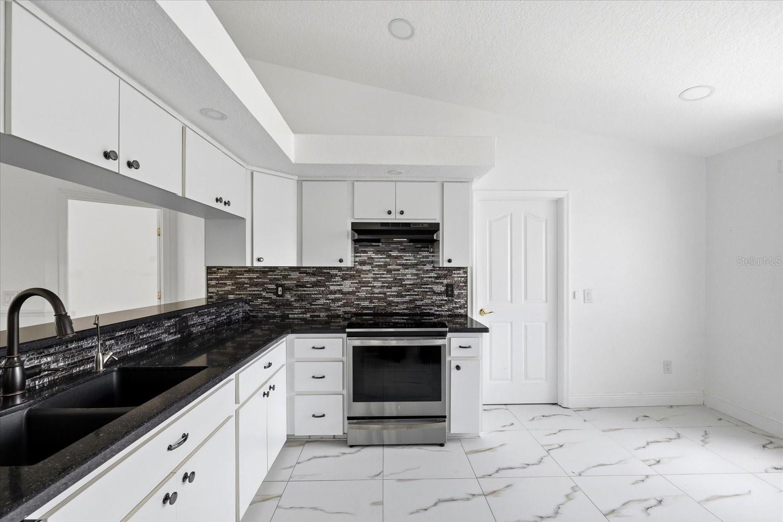 Image 14 of 43 For 5451 Tropic Drive