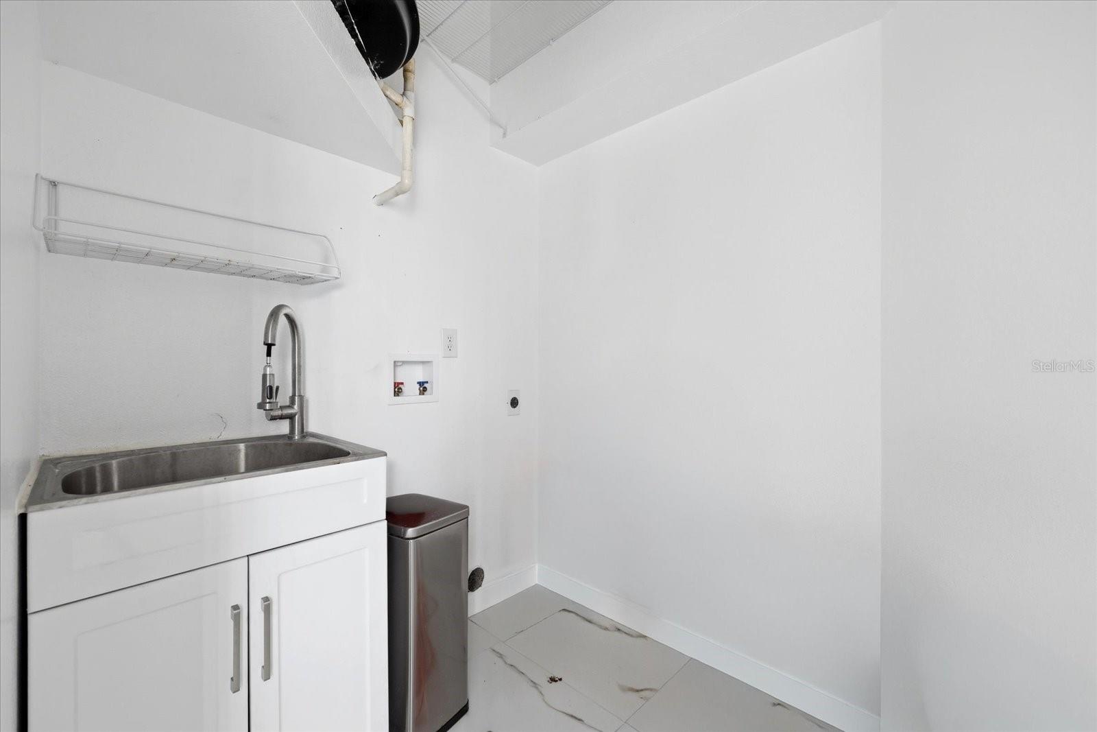 Image 15 of 43 For 5451 Tropic Drive