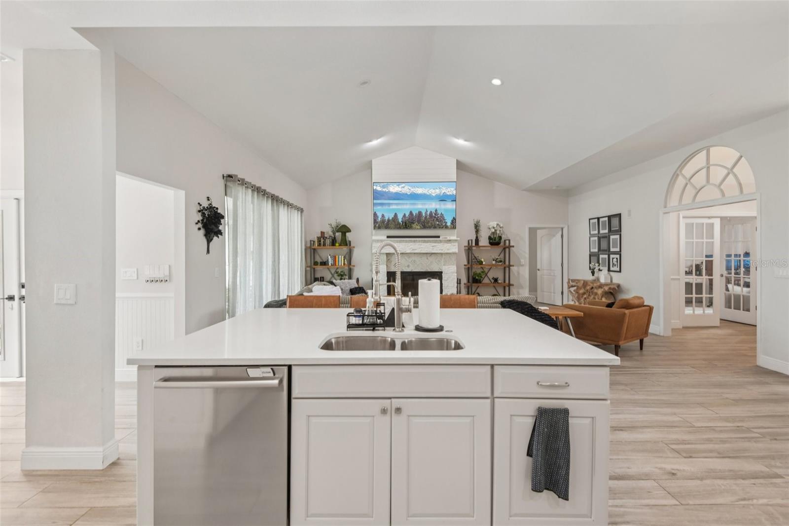 Image 15 of 67 For 1671 Sparkling Court