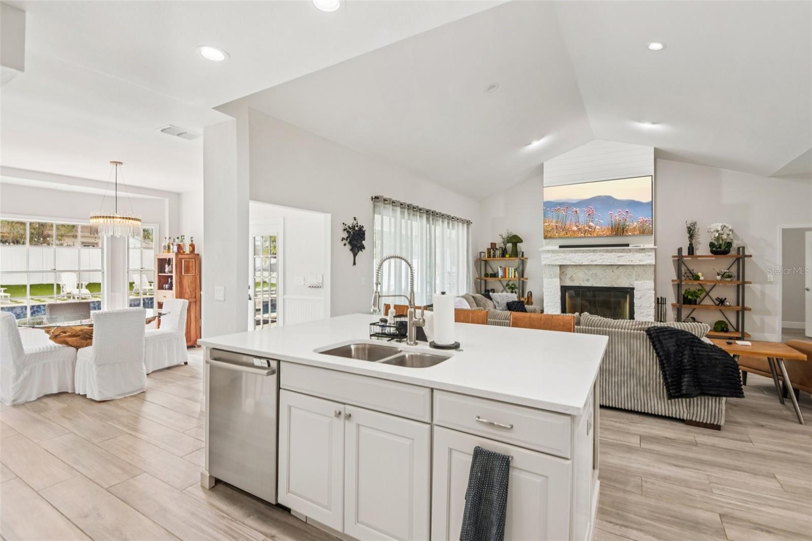 Image 16 of 67 For 1671 Sparkling Court