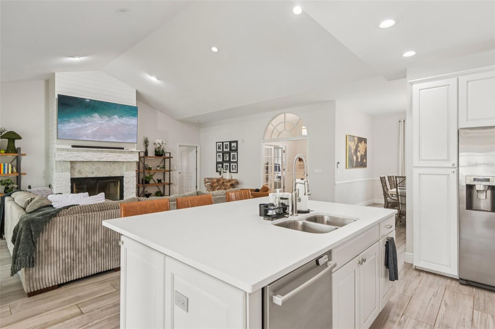 Image 17 of 67 For 1671 Sparkling Court