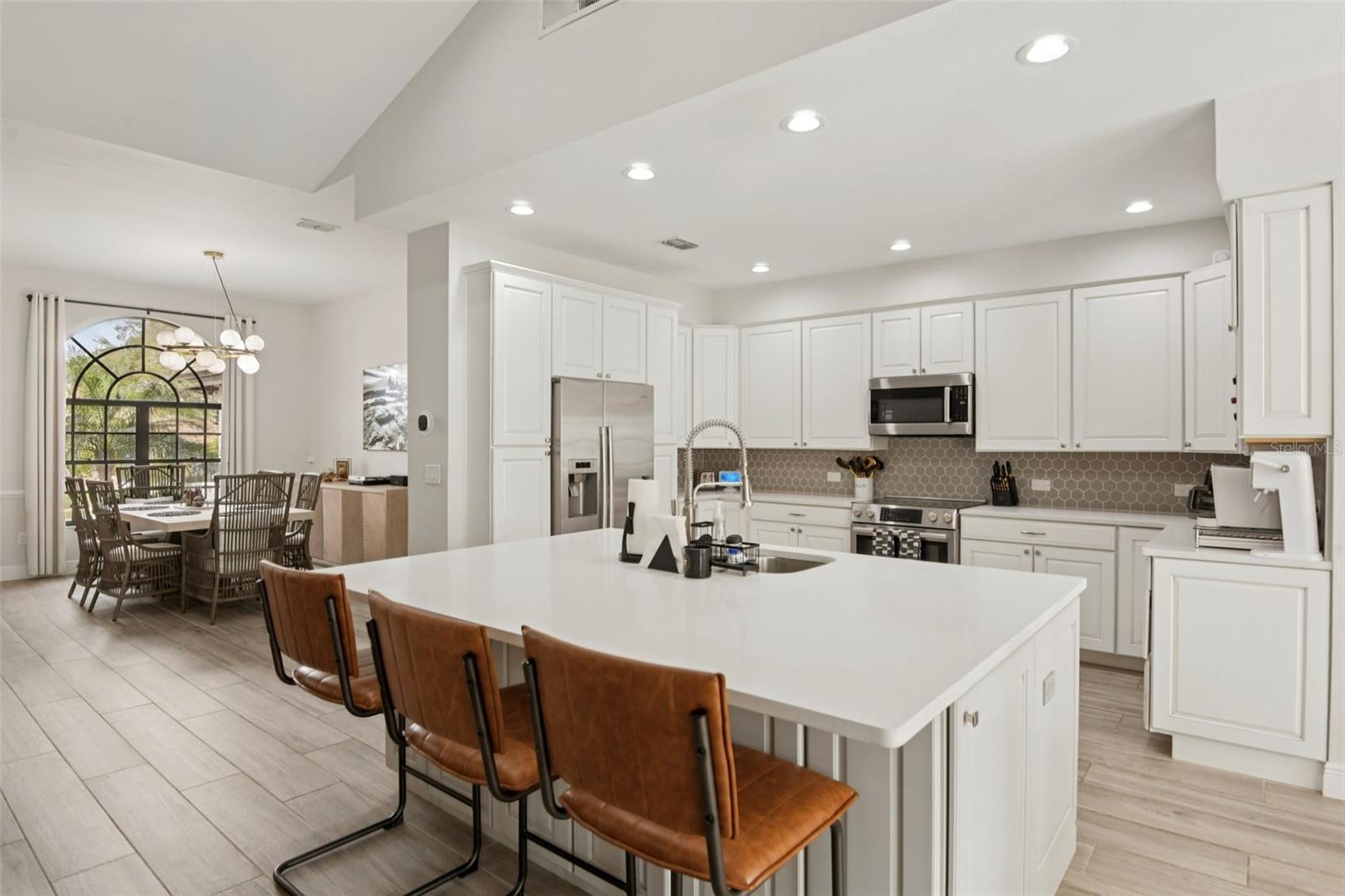 Image 18 of 67 For 1671 Sparkling Court