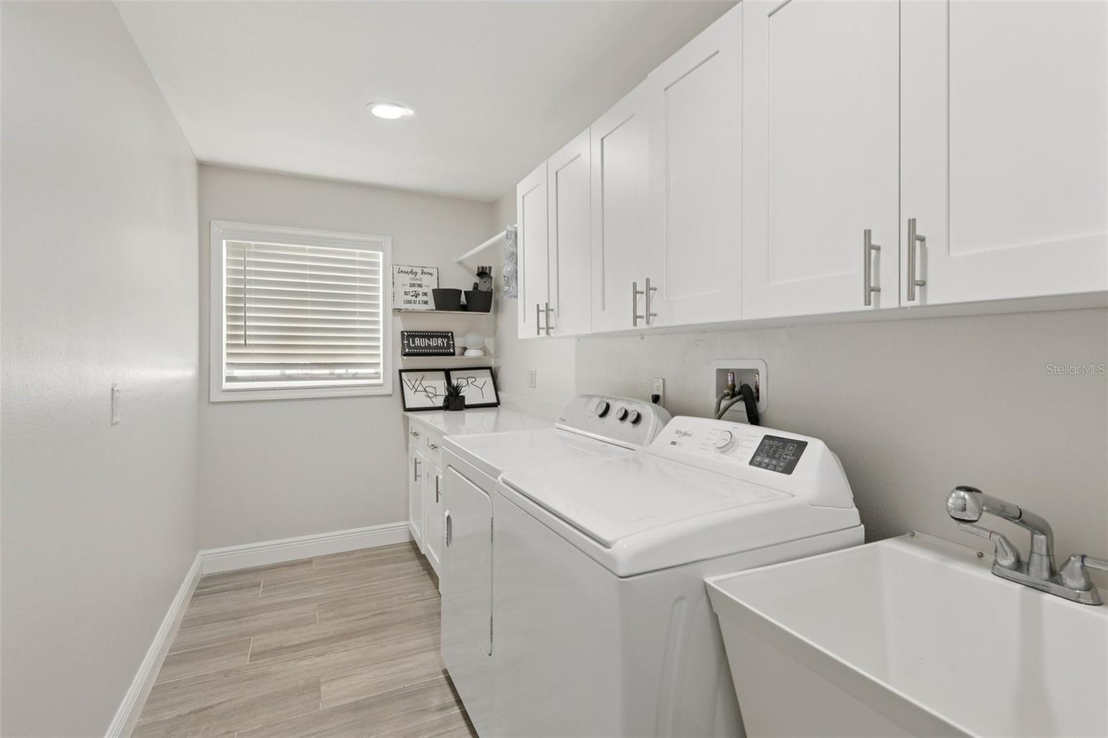 Image 21 of 67 For 1671 Sparkling Court