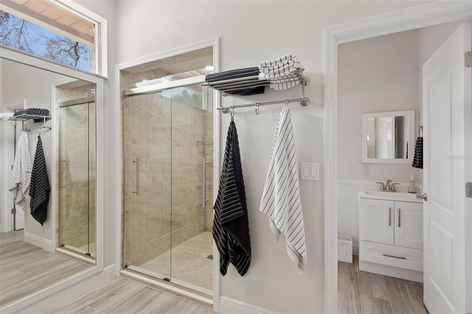 Image 26 of 67 For 1671 Sparkling Court