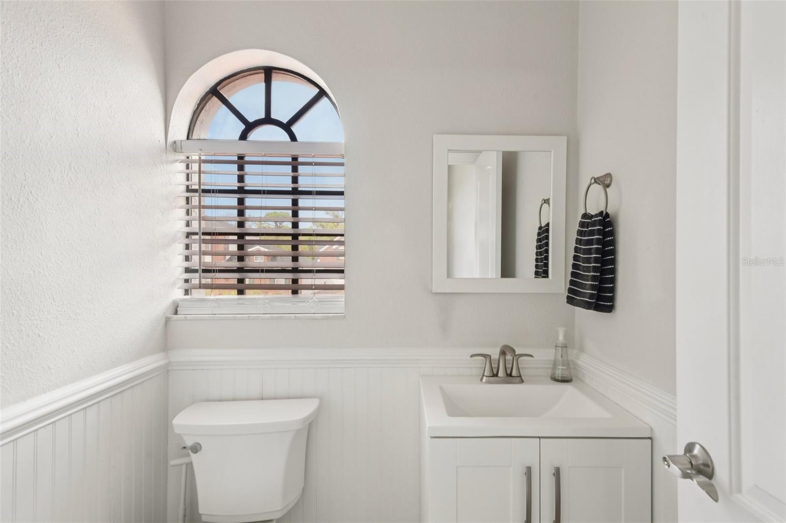 Image 28 of 67 For 1671 Sparkling Court