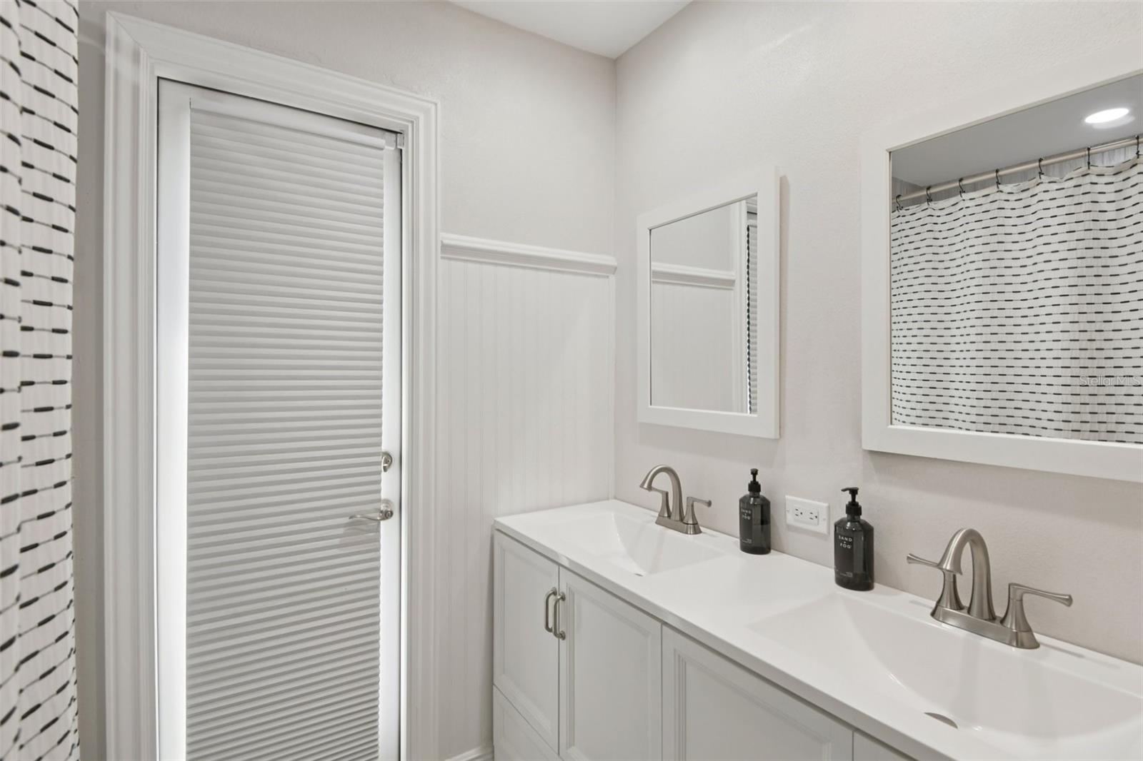 Image 34 of 67 For 1671 Sparkling Court