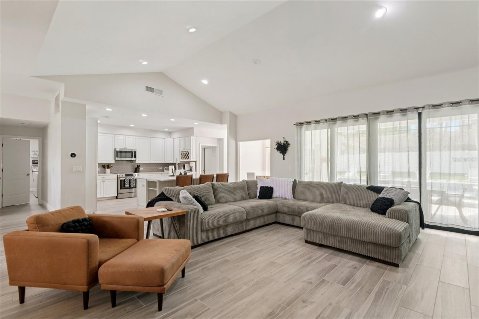 Image 7 of 67 For 1671 Sparkling Court