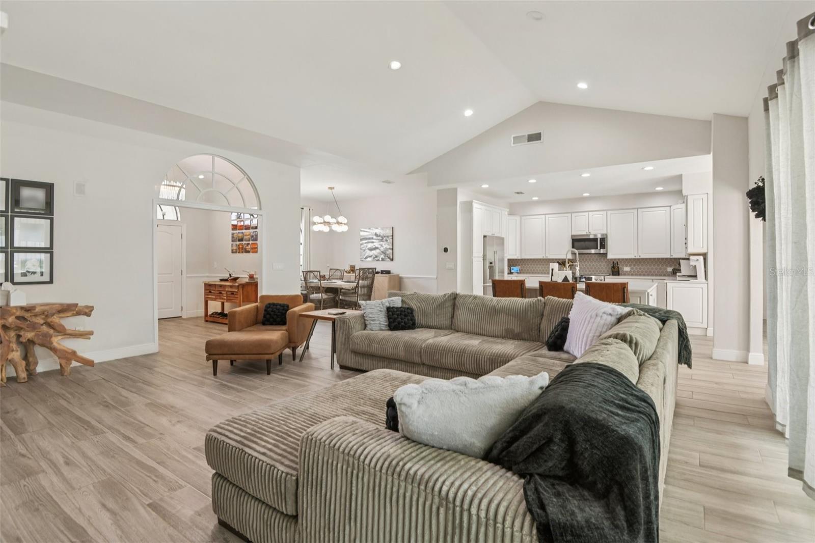 Image 8 of 67 For 1671 Sparkling Court