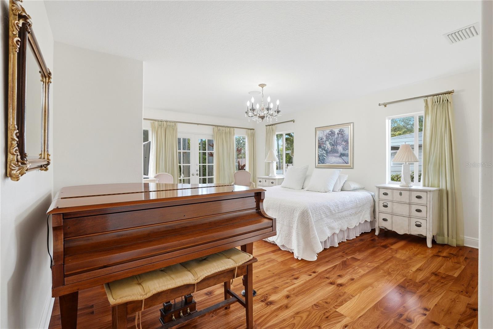 Image 16 of 47 For 1348 High Bluff Drive