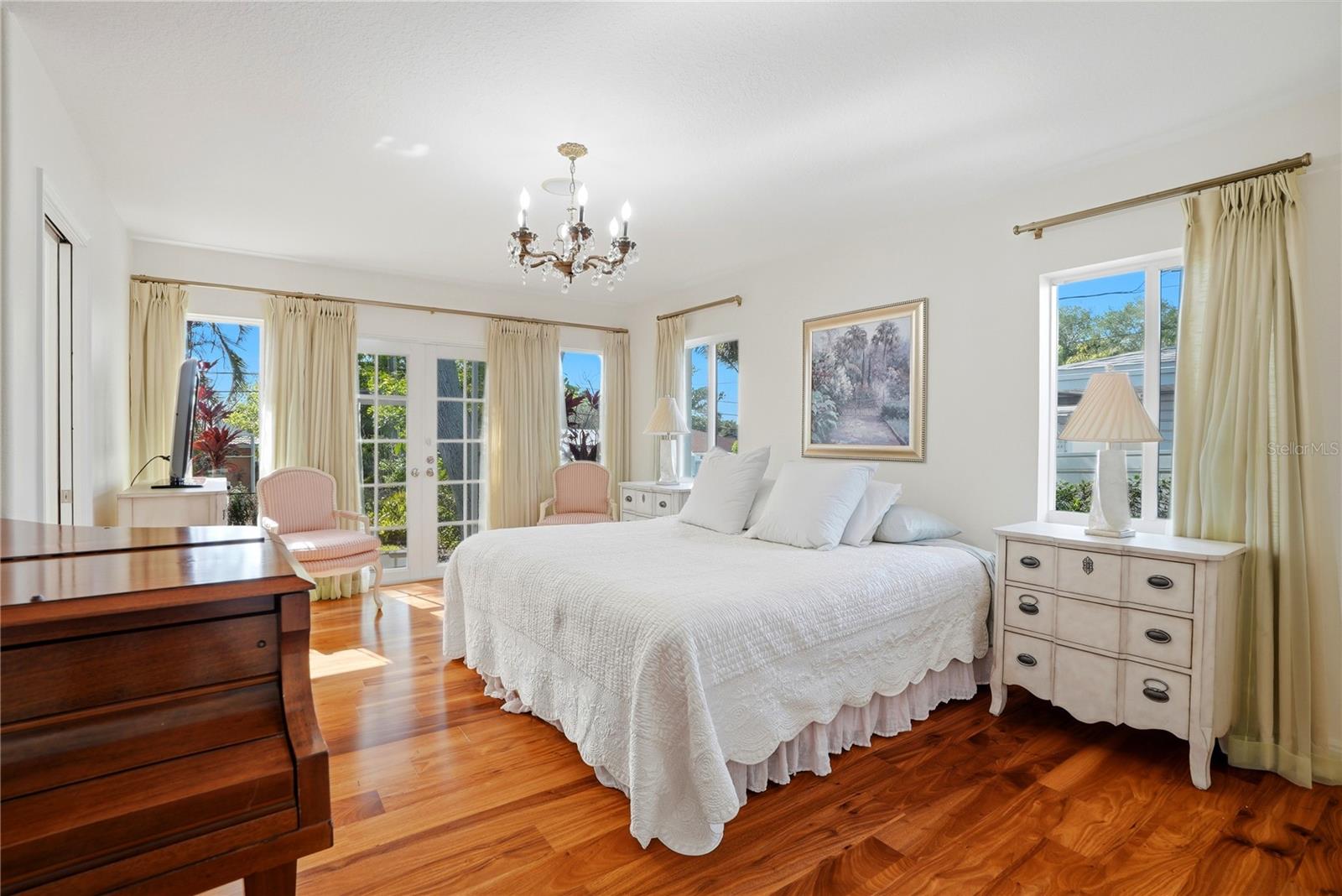 Image 17 of 47 For 1348 High Bluff Drive