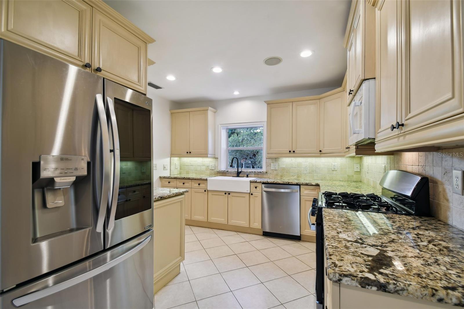 Image 13 of 55 For 2918 Coachman Avenue