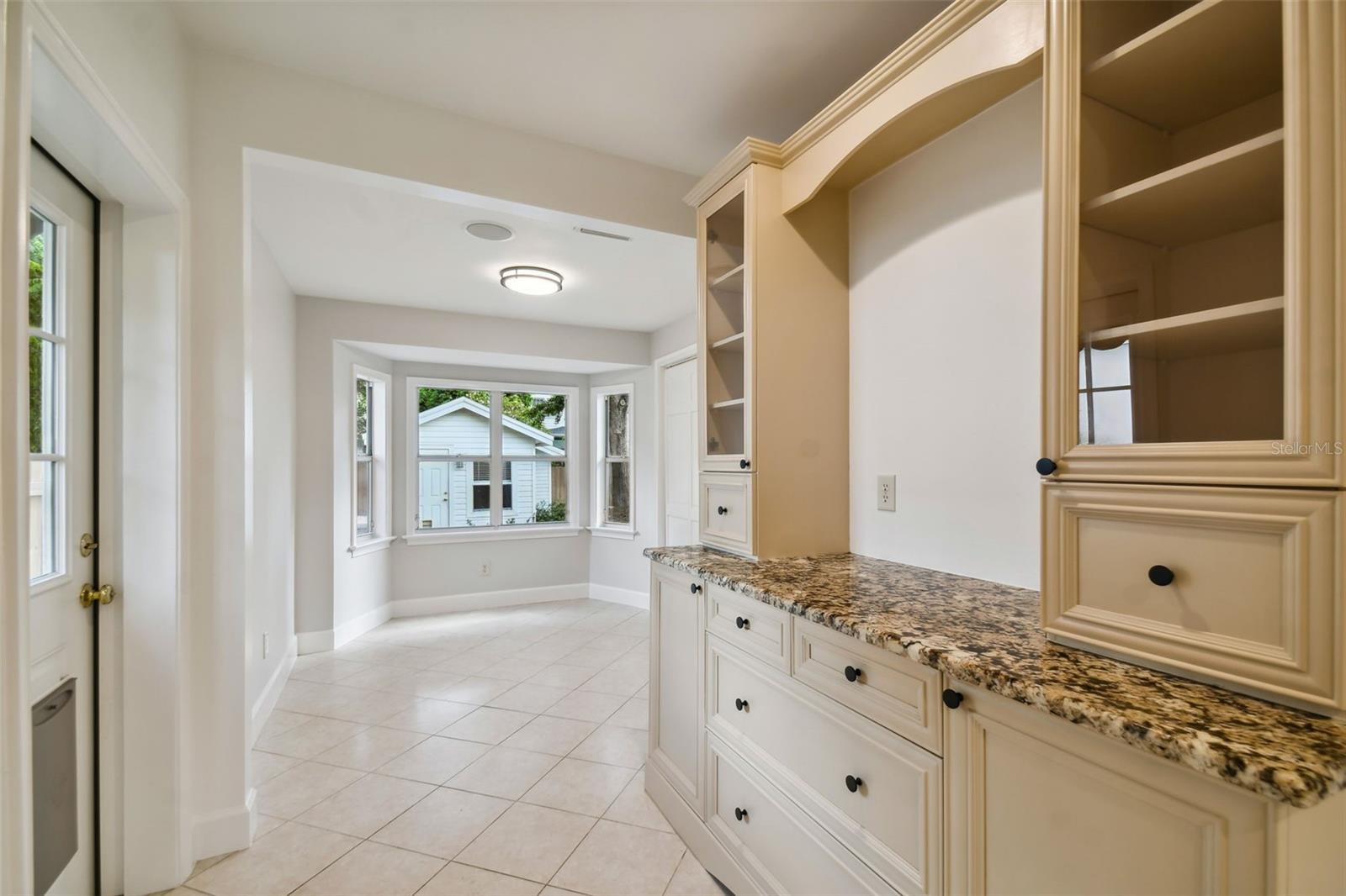 Image 15 of 55 For 2918 Coachman Avenue