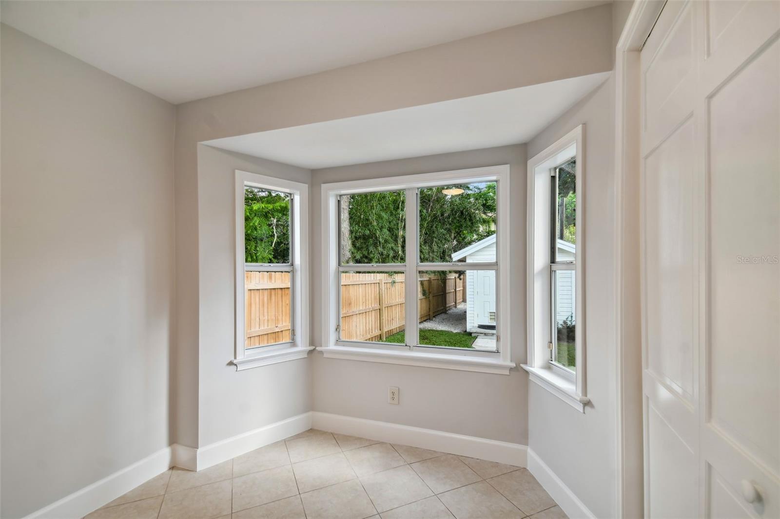 Image 16 of 55 For 2918 Coachman Avenue