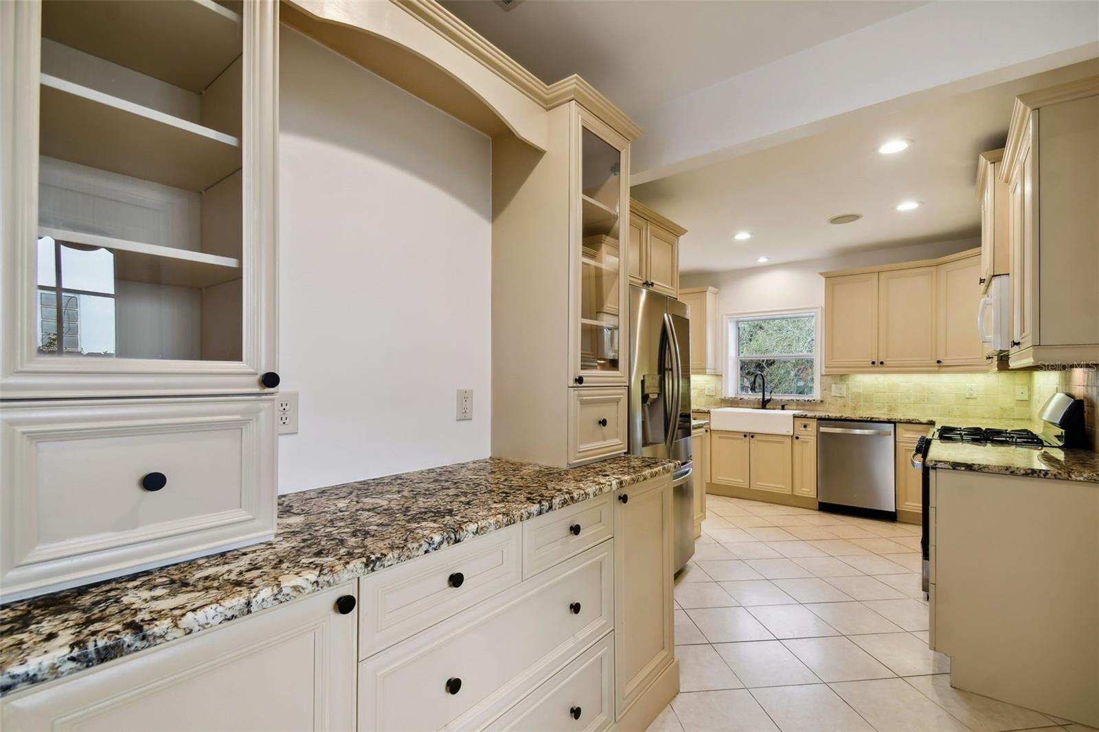 Image 17 of 55 For 2918 Coachman Avenue