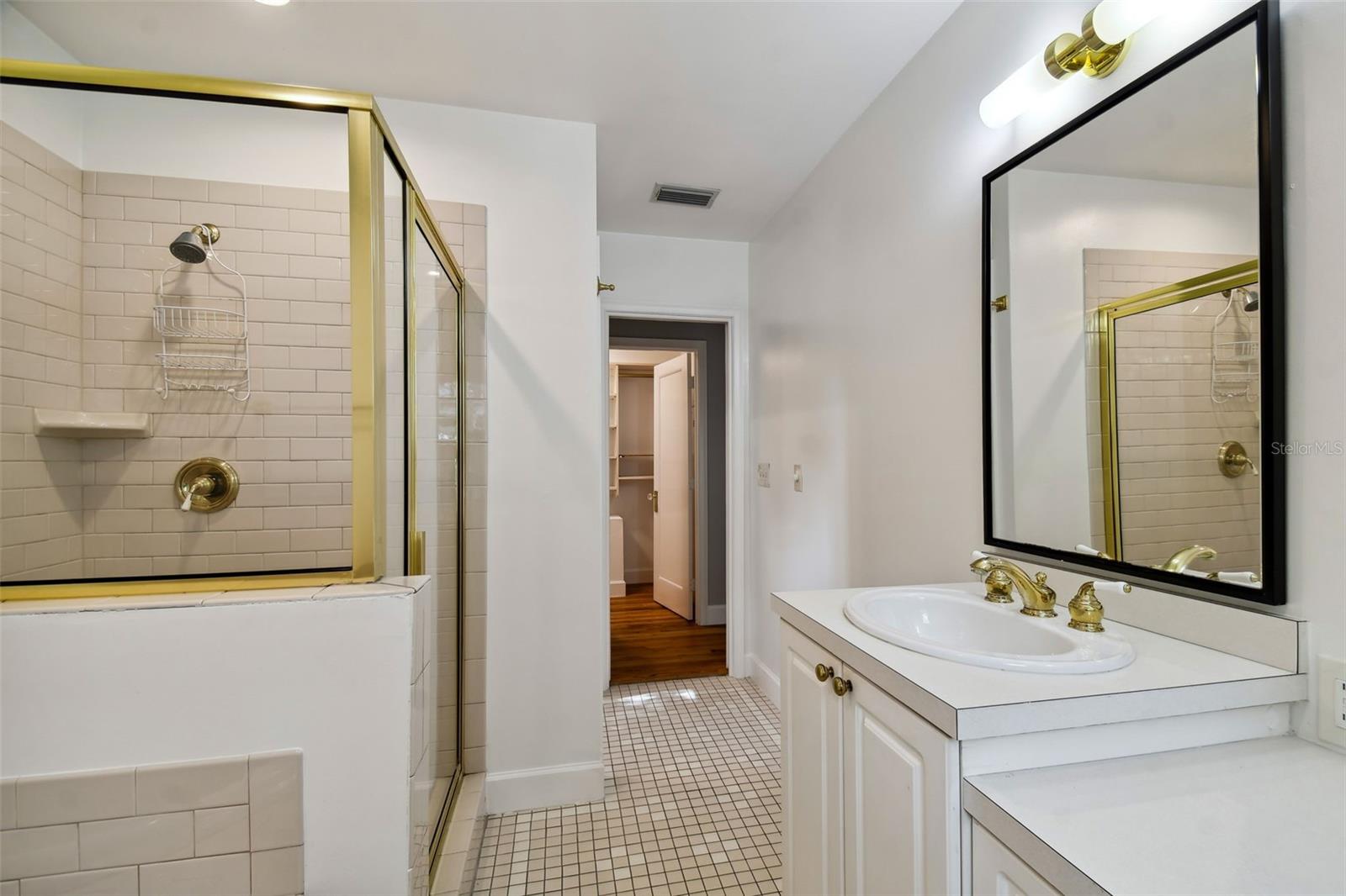 Image 24 of 55 For 2918 Coachman Avenue