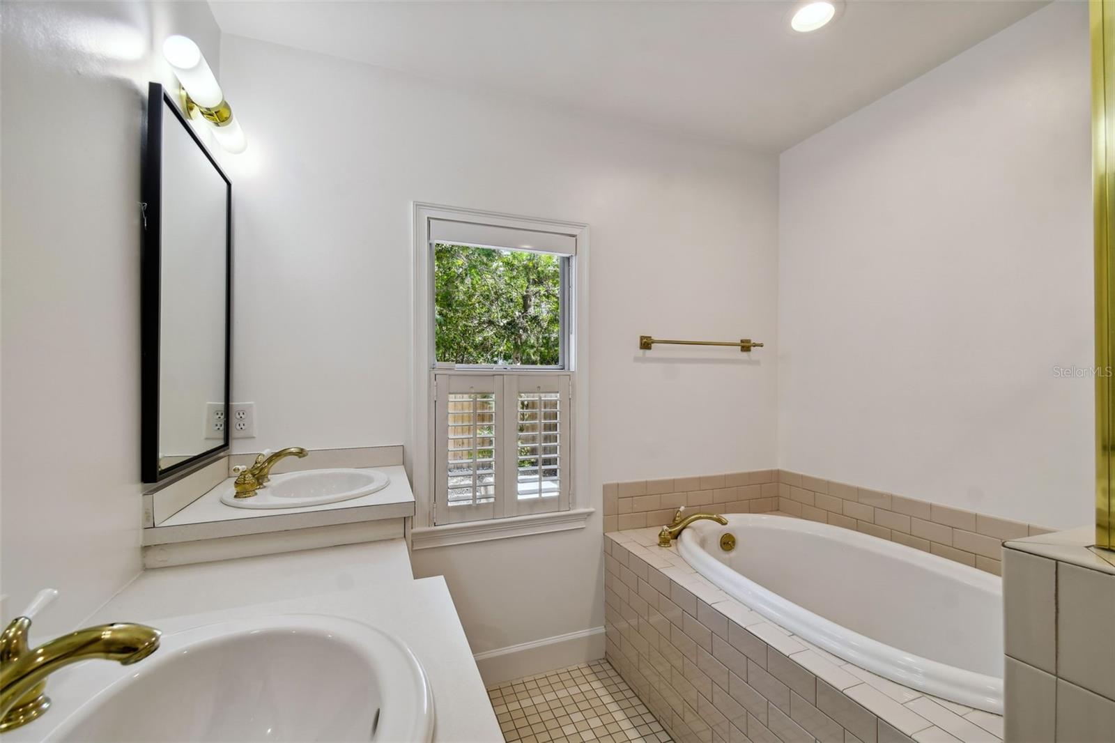 Image 25 of 55 For 2918 Coachman Avenue