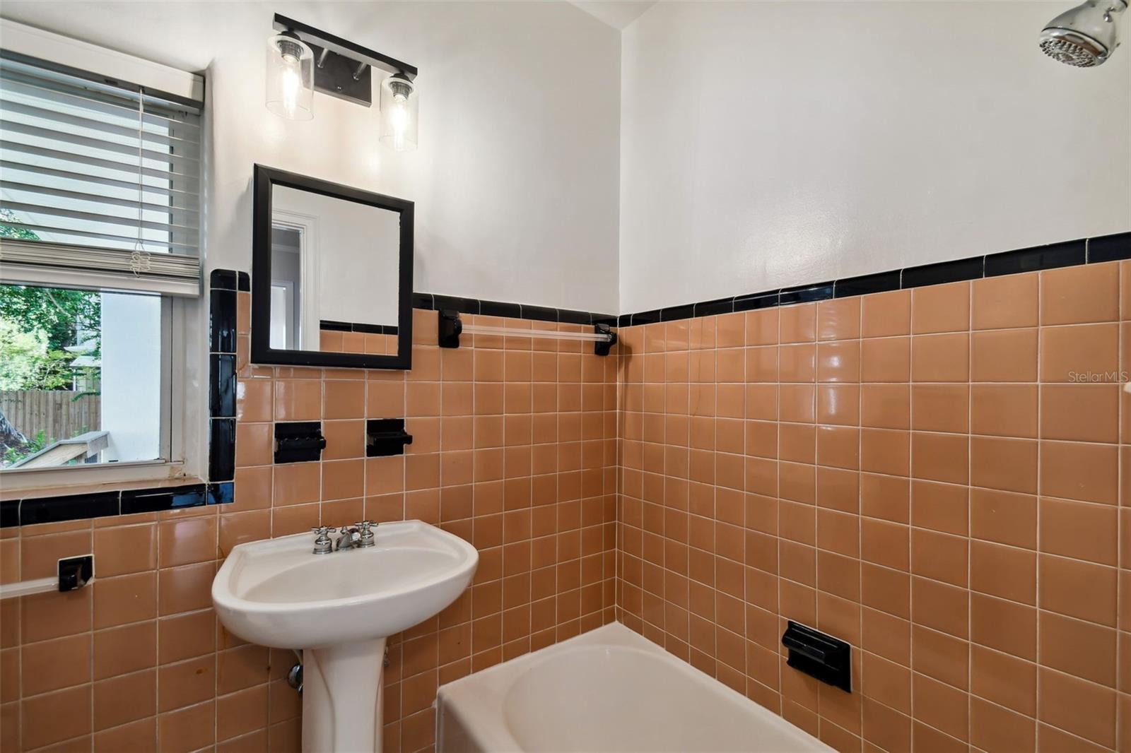 Image 28 of 55 For 2918 Coachman Avenue