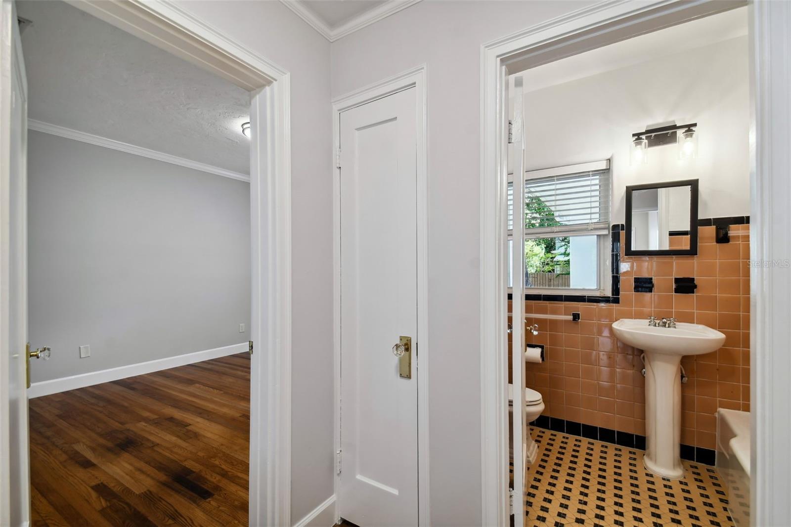 Image 29 of 55 For 2918 Coachman Avenue