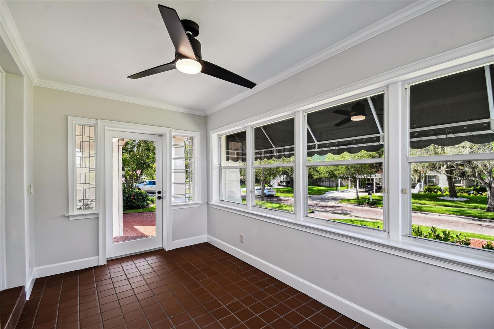 Image 3 of 55 For 2918 Coachman Avenue