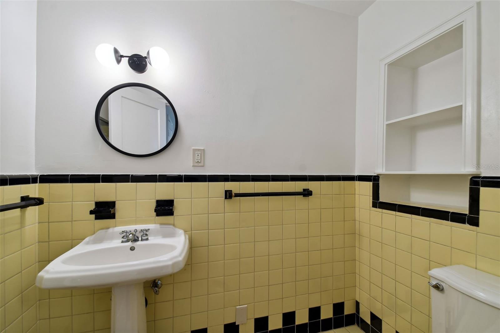 Image 32 of 55 For 2918 Coachman Avenue