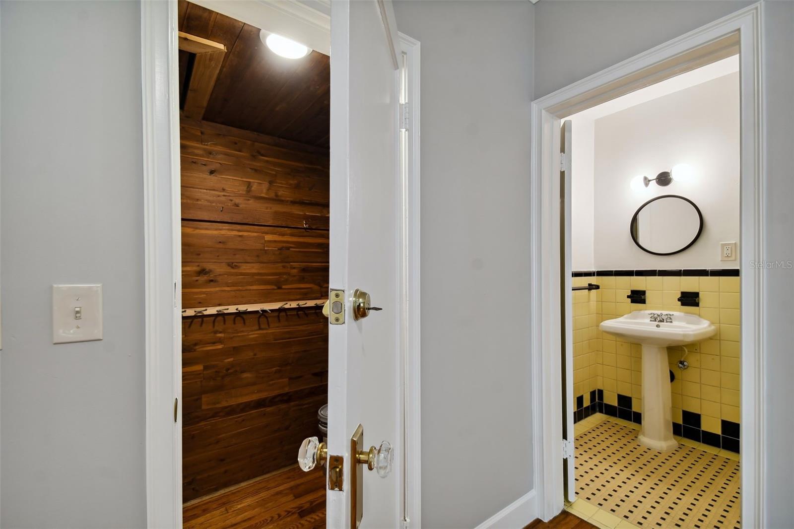 Image 34 of 55 For 2918 Coachman Avenue