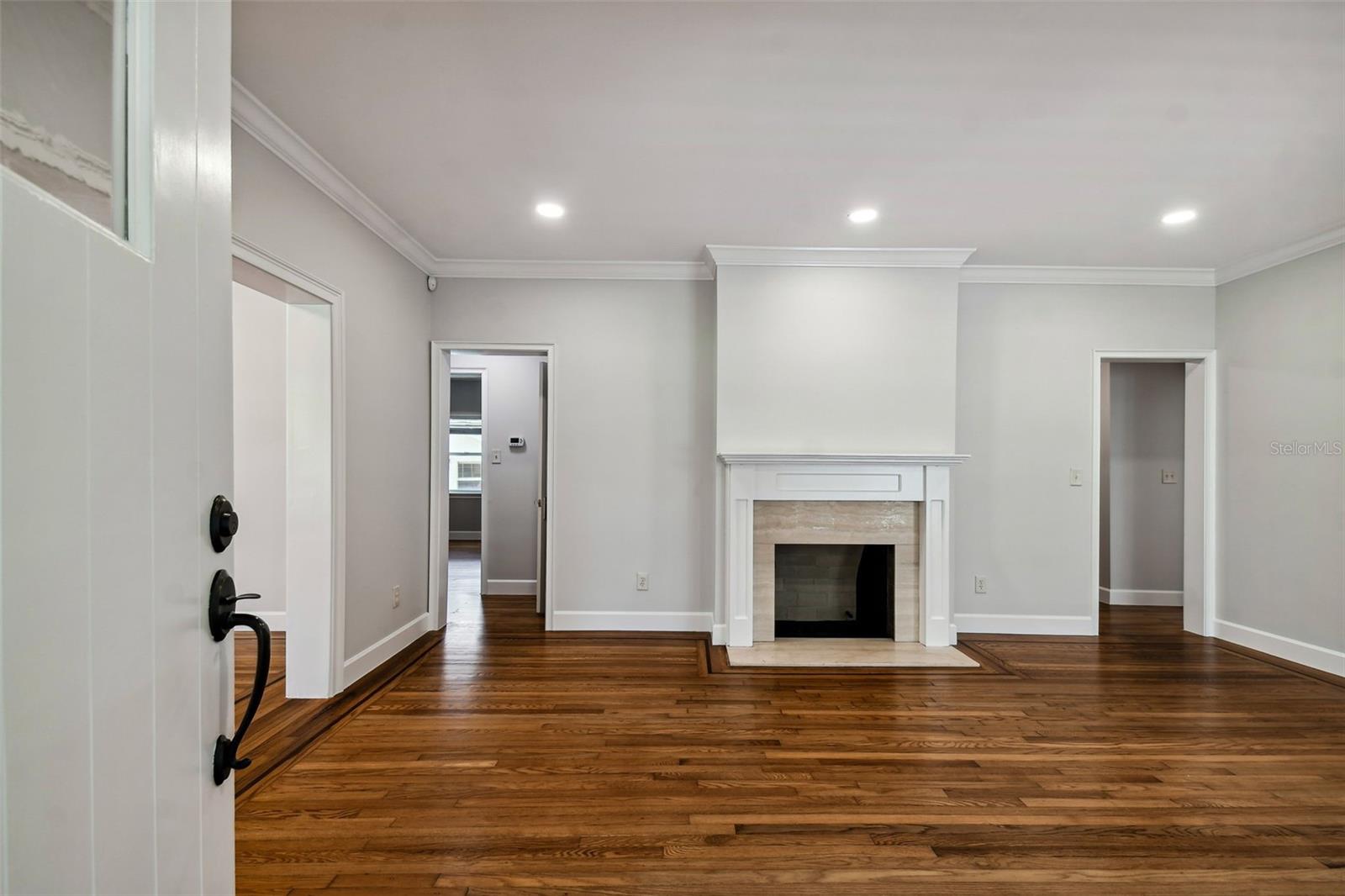 Image 4 of 55 For 2918 Coachman Avenue