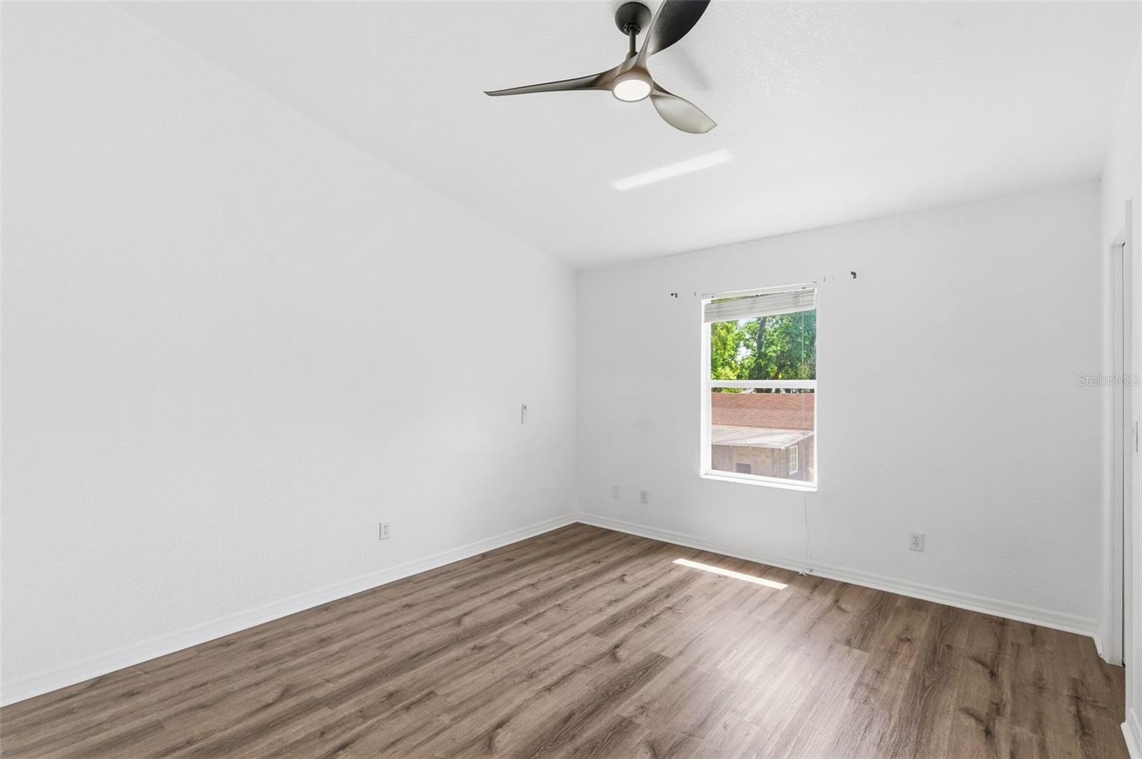 Image 25 of 33 For 4347 Har Paul Circle