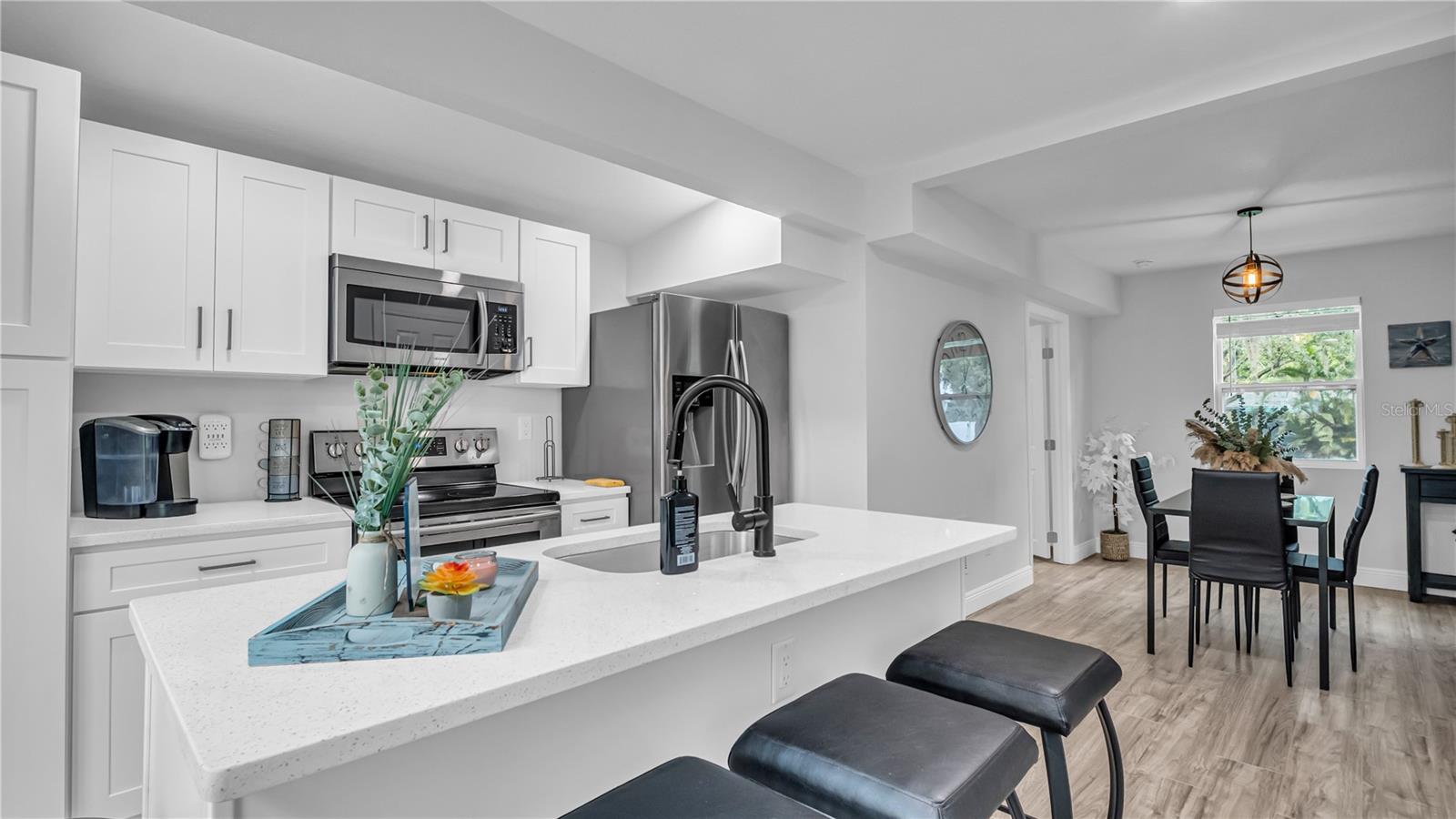 Image 2 of 22 For 121 Pennsylvania Avenue