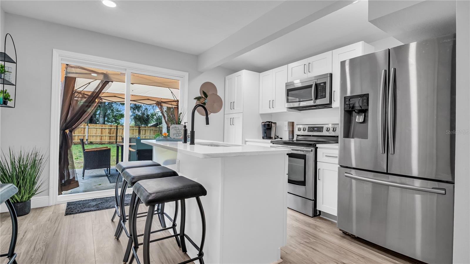 Image 3 of 22 For 121 Pennsylvania Avenue