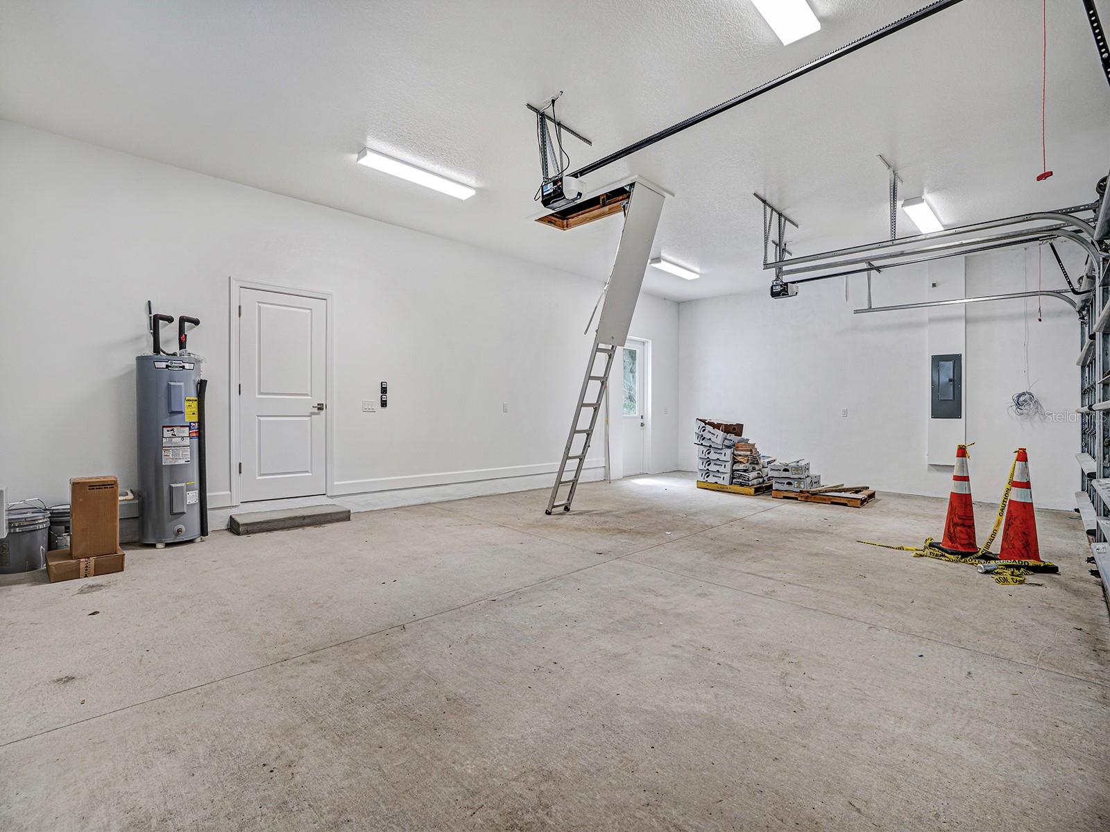 Image 52 of 52 For 108 Irwin Street E