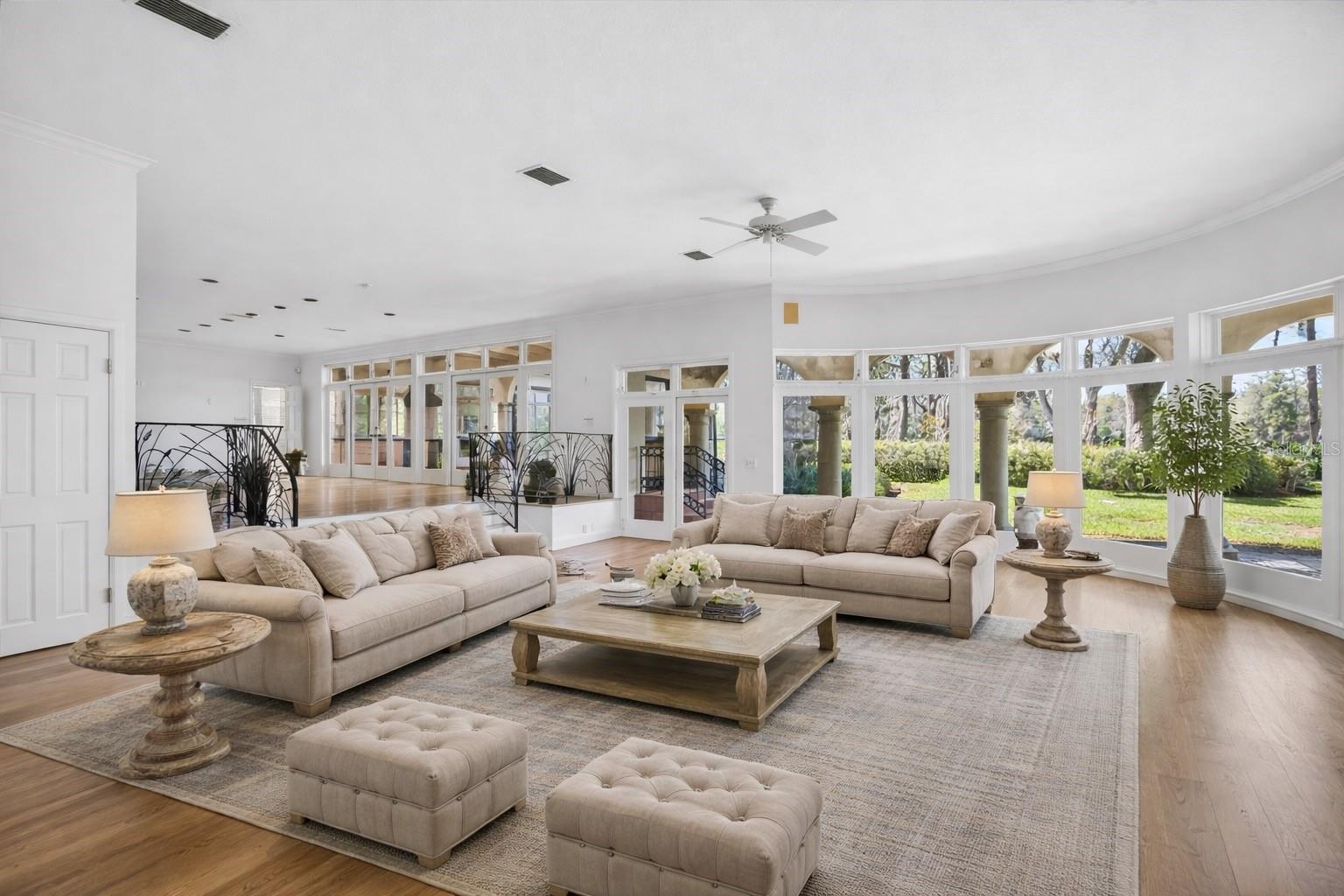 Listing photo id 11 for 1043 Guisando De Avila