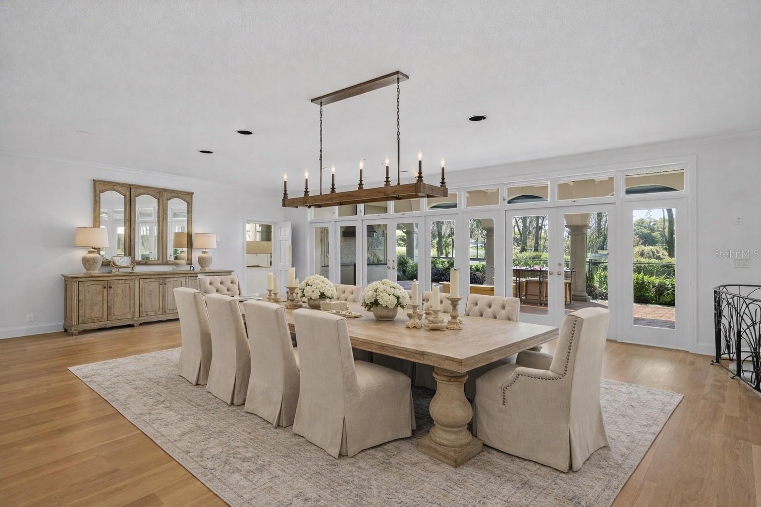 Listing photo id 12 for 1043 Guisando De Avila