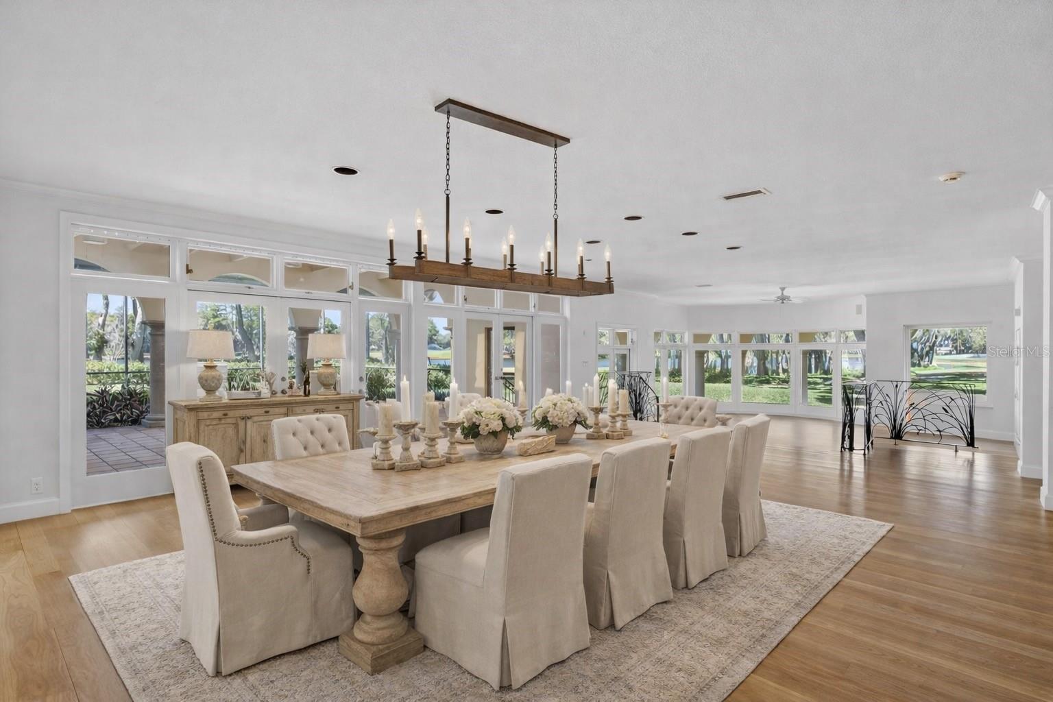 Listing photo id 13 for 1043 Guisando De Avila