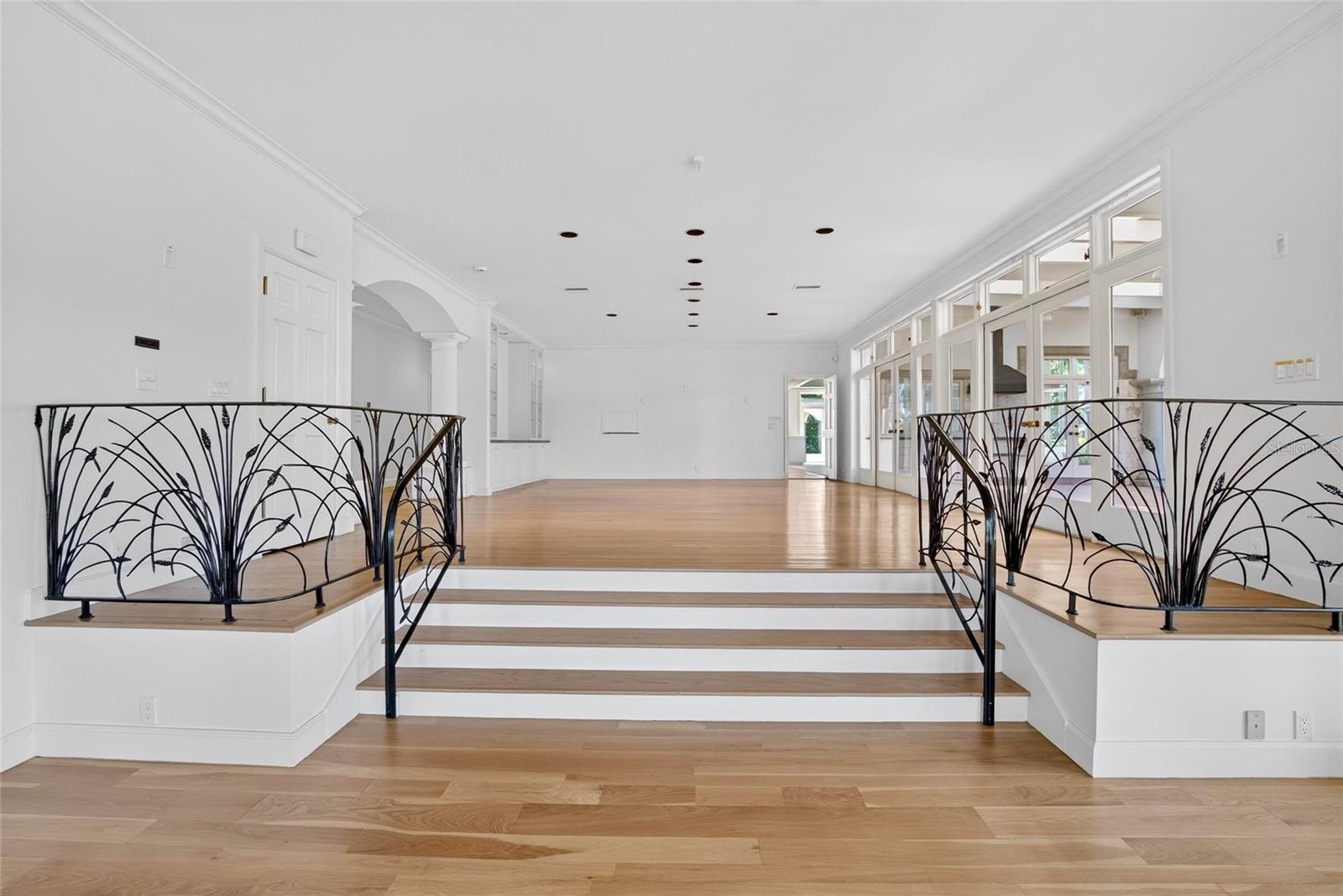 Listing photo id 15 for 1043 Guisando De Avila