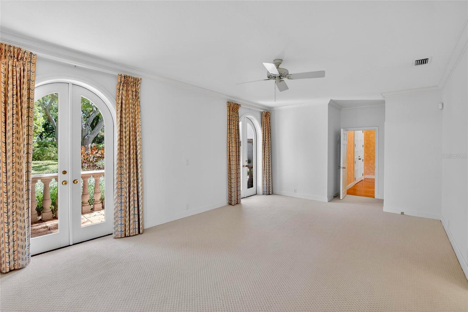 Listing photo id 20 for 1043 Guisando De Avila