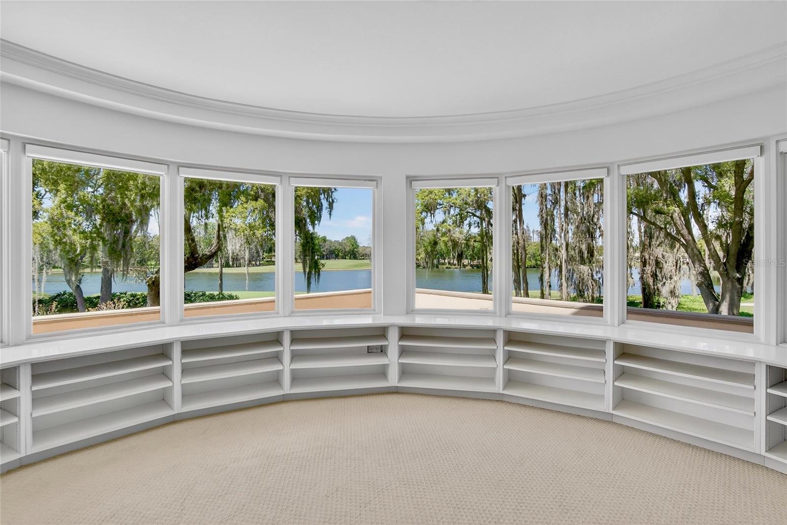 Listing photo id 27 for 1043 Guisando De Avila