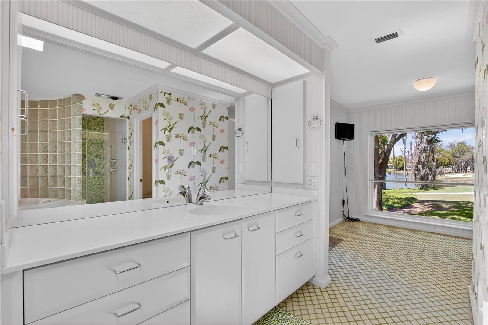 Listing photo id 30 for 1043 Guisando De Avila