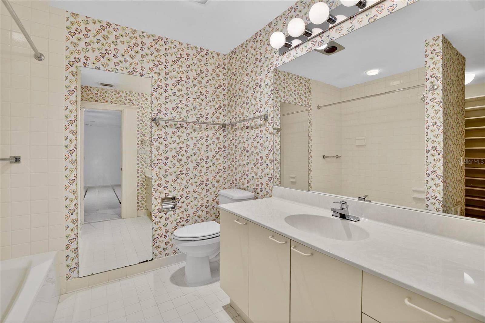 Listing photo id 38 for 1043 Guisando De Avila