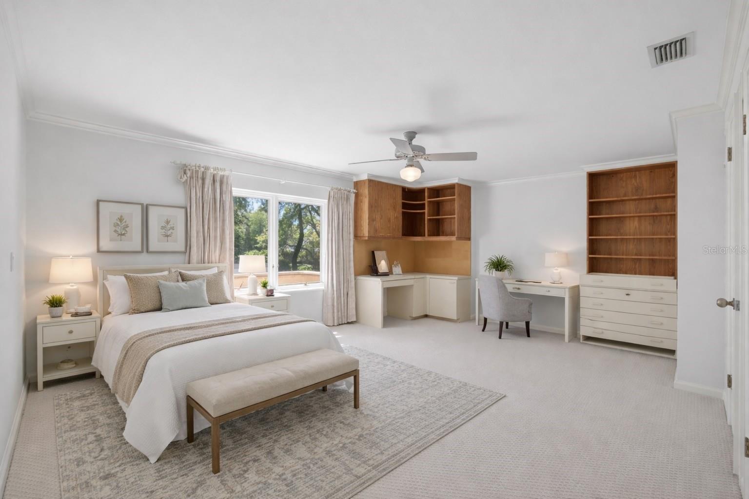 Listing photo id 39 for 1043 Guisando De Avila