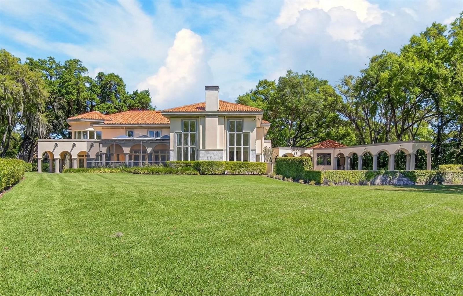 Listing photo id 47 for 1043 Guisando De Avila