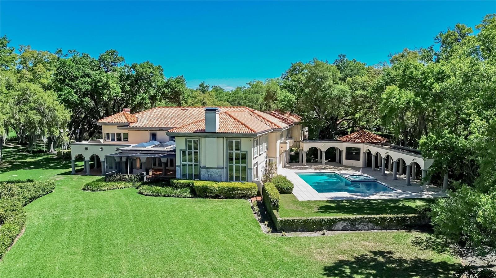 Listing photo id 3 for 1043 Guisando De Avila