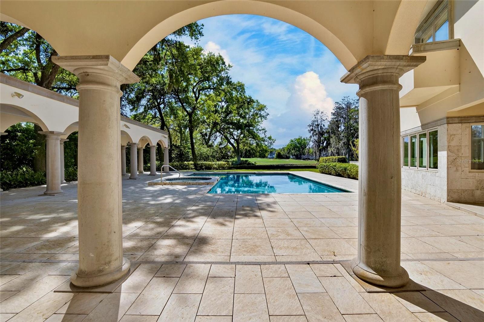 Listing photo id 50 for 1043 Guisando De Avila