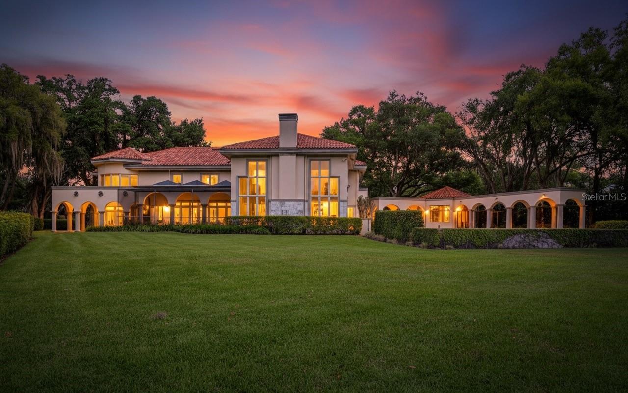 Listing photo id 51 for 1043 Guisando De Avila