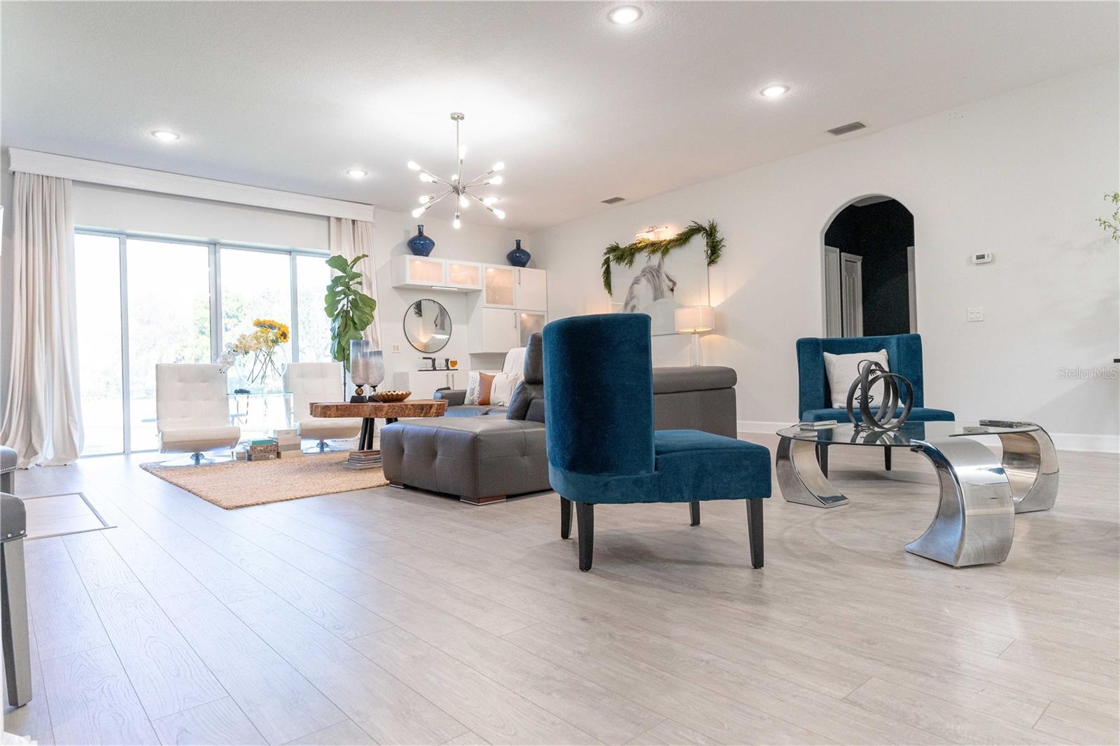 Image 11 of 44 For 19930 Dolores Ann Court