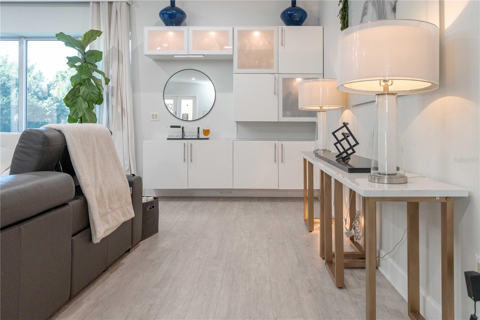 Image 14 of 44 For 19930 Dolores Ann Court