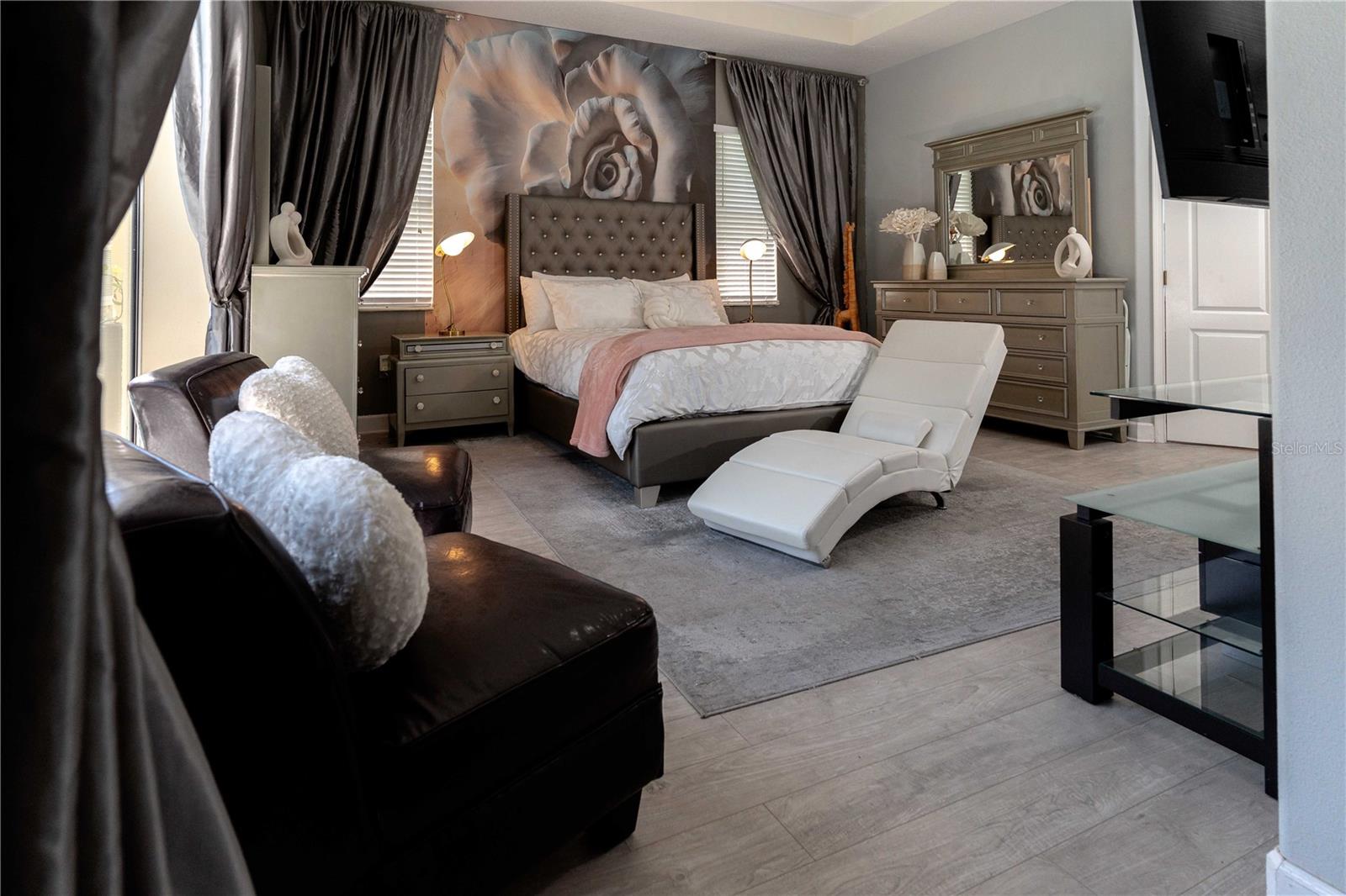 Image 31 of 44 For 19930 Dolores Ann Court