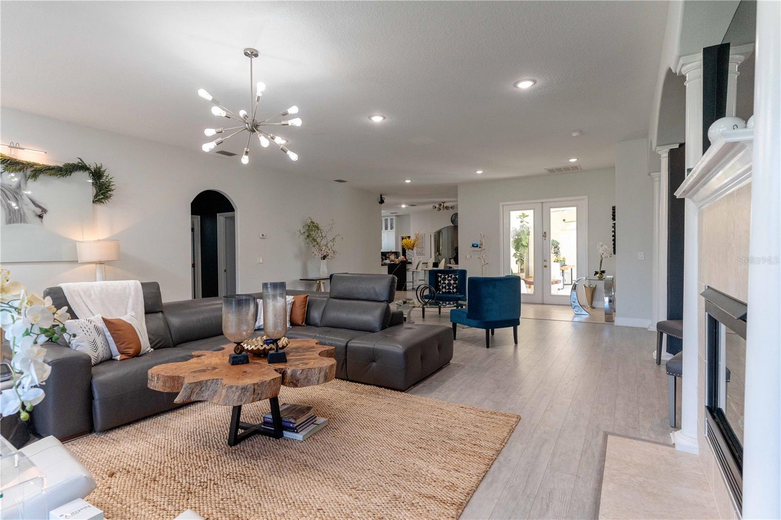 Image 9 of 44 For 19930 Dolores Ann Court