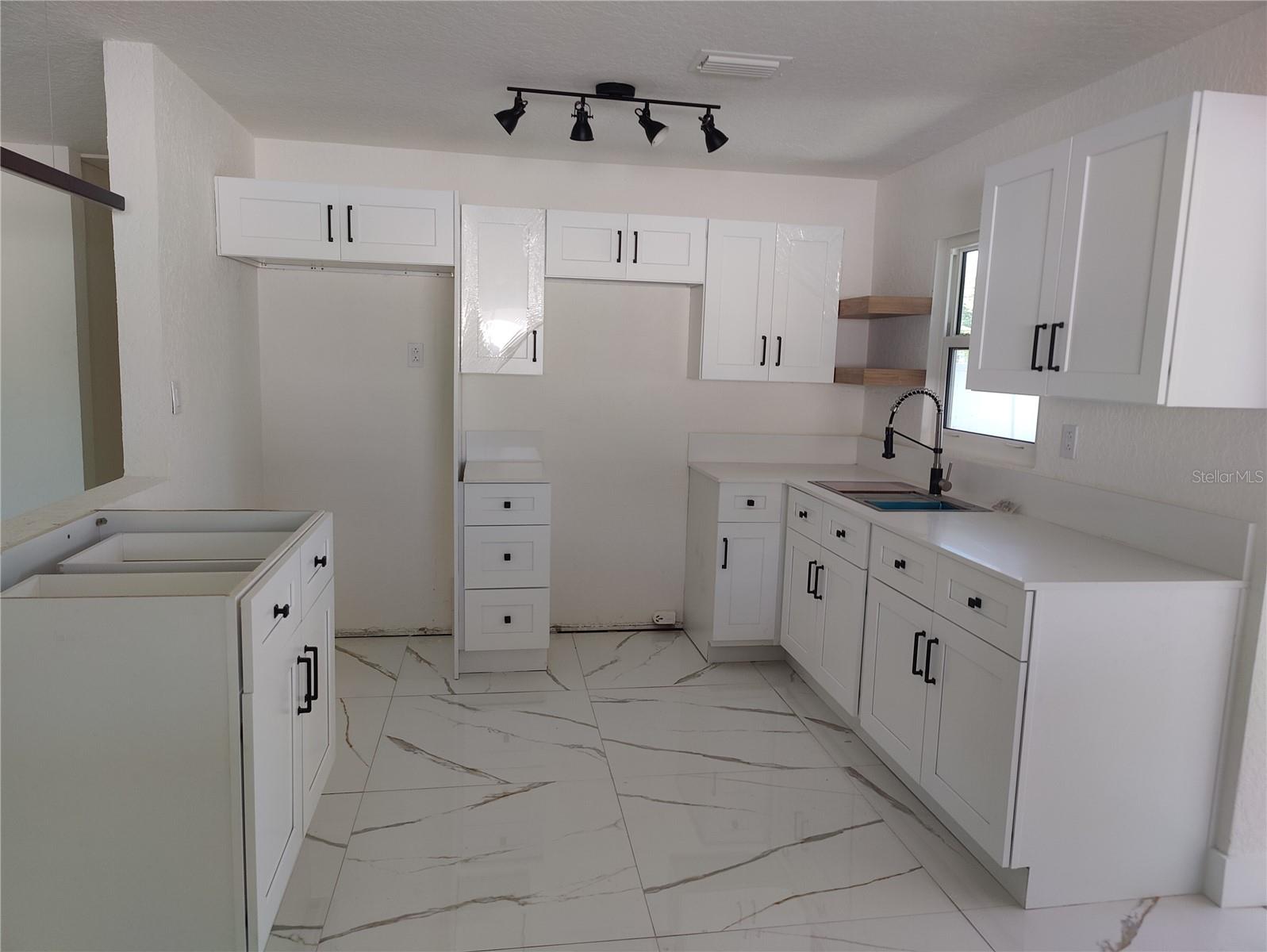 Image 2 of 39 For 7498 Orpine Drive N